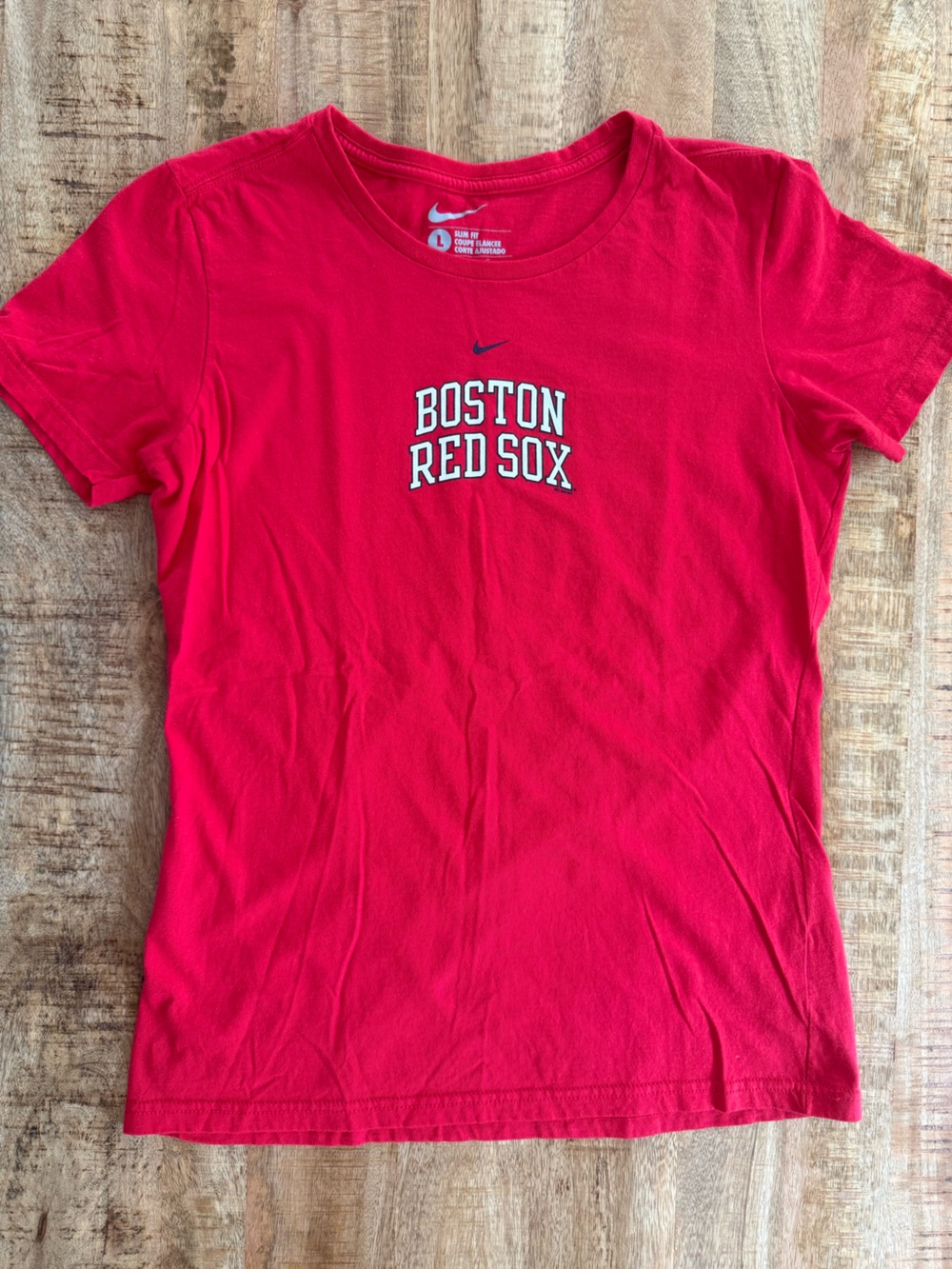 Nike Boston Red Sox Red Slim Fit Graphic Tee Youth L 12-14 Fits Women’s XS/S